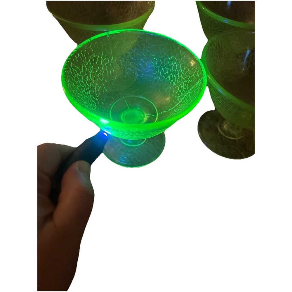 4 MCM LE SMITH URANIUM BY CRACKY GLASS STEMMED GLASS DISHES used